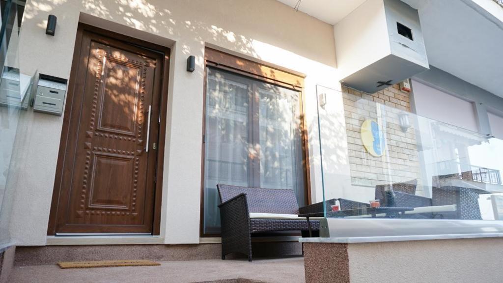 P & K Design Ltd Flats By Rentals Pro Services - เนอามูดาเนีย ภายนอก รูปภาพ