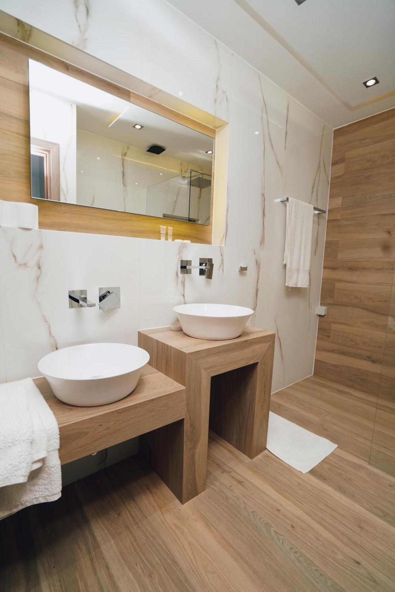 P & K Design Ltd Flats By Rentals Pro Services - เนอามูดาเนีย ภายนอก รูปภาพ